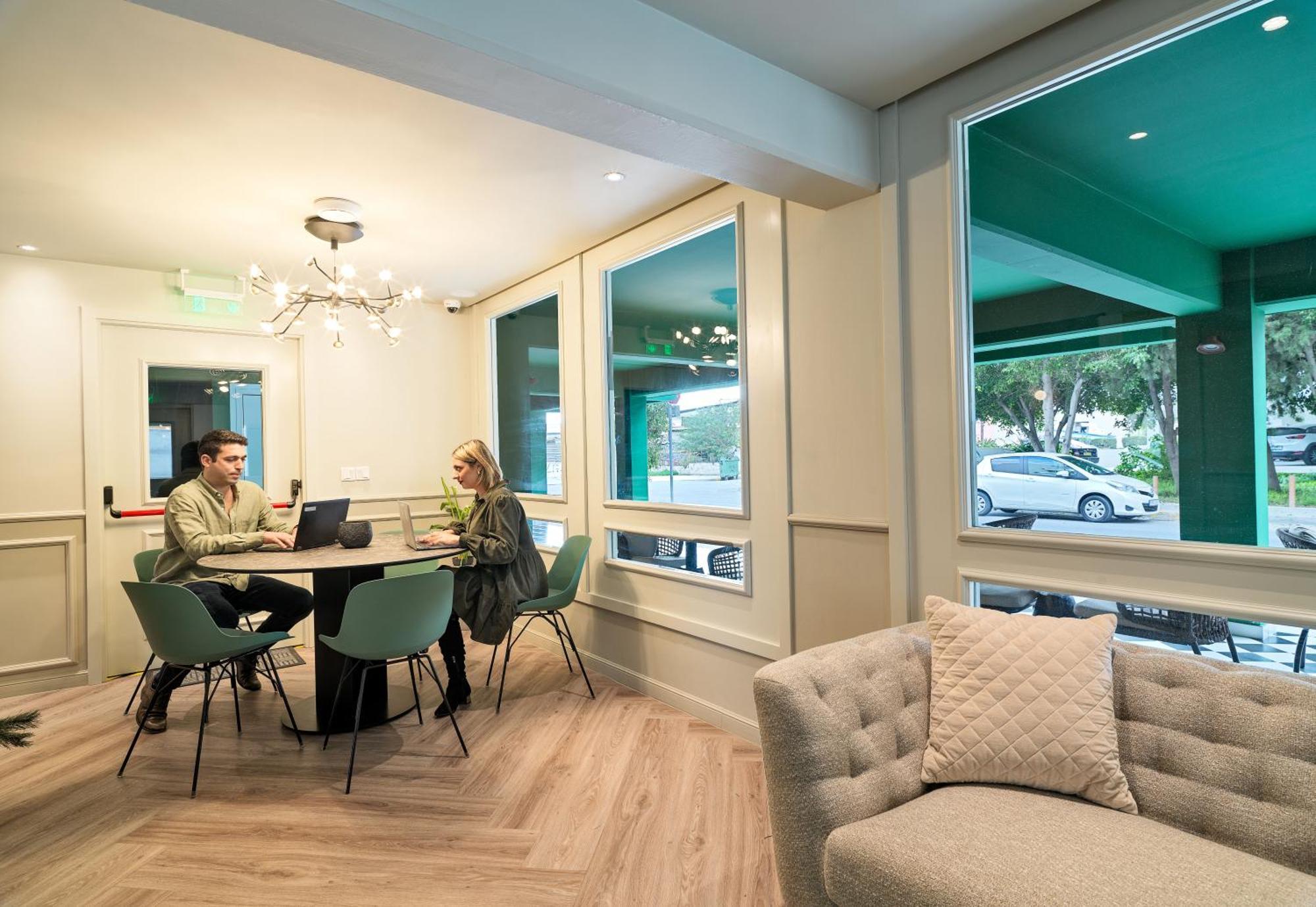 Liv The Adults Only Apartman Lárnaka